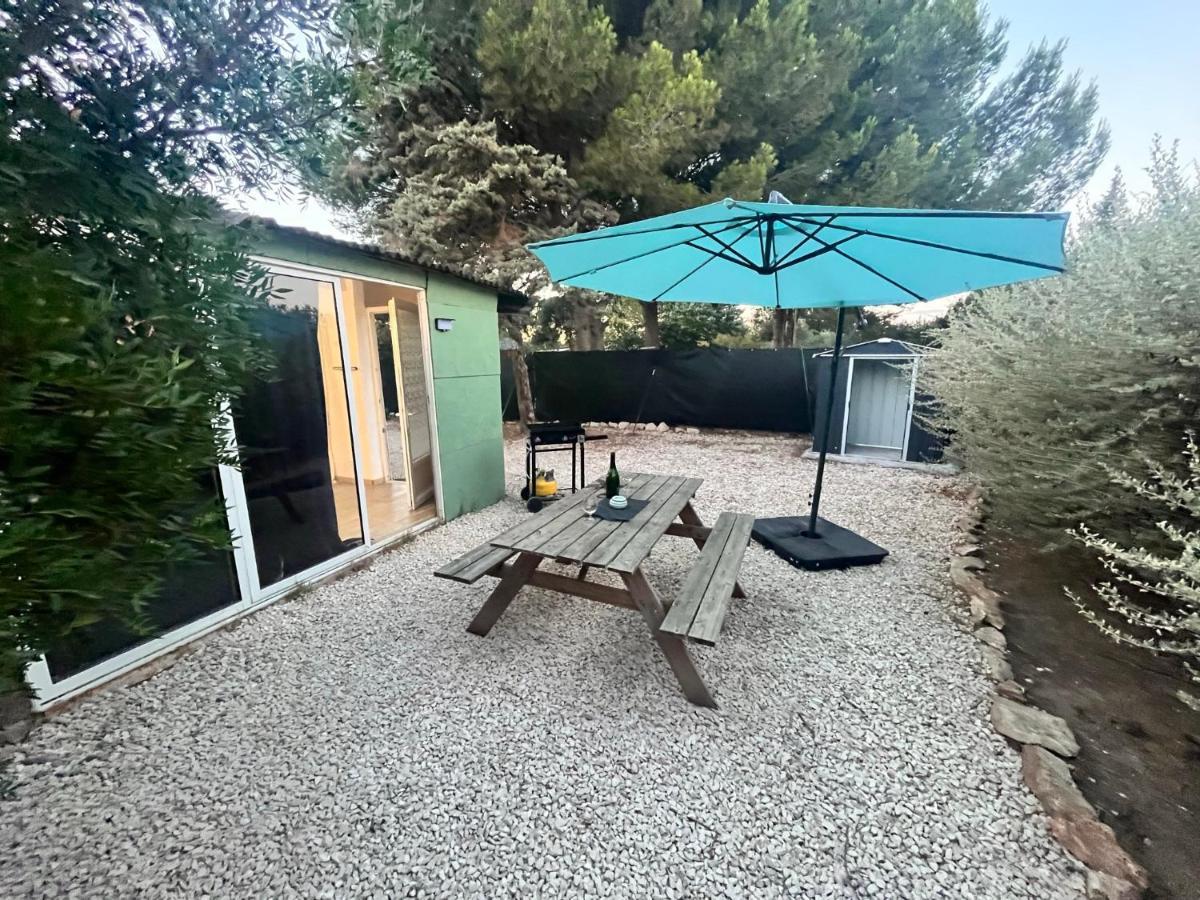 Location T3 Jardin Avec Piscine Villa Meze Exterior photo
